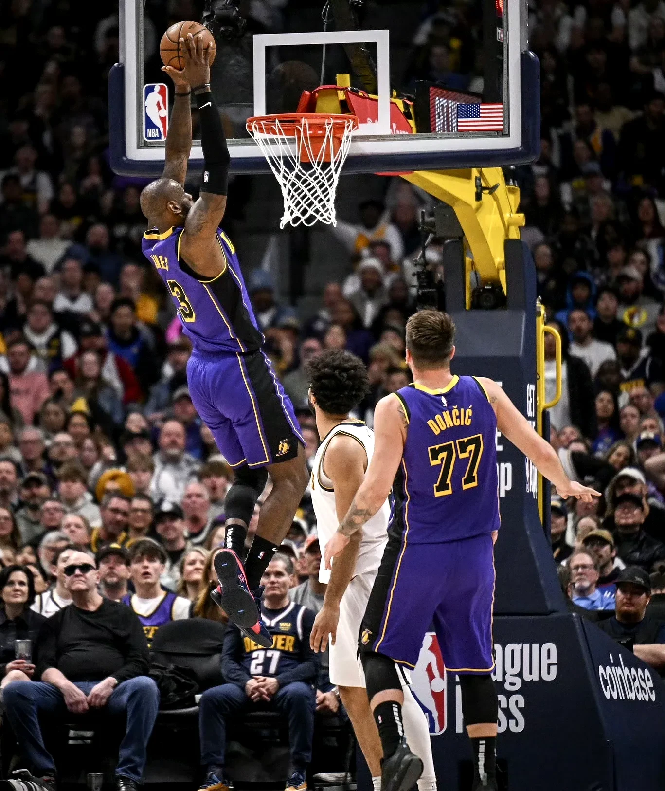 关于湖人关键时刻失误不断，球队憾负对手，完成文件商品她的的人应该.的信息