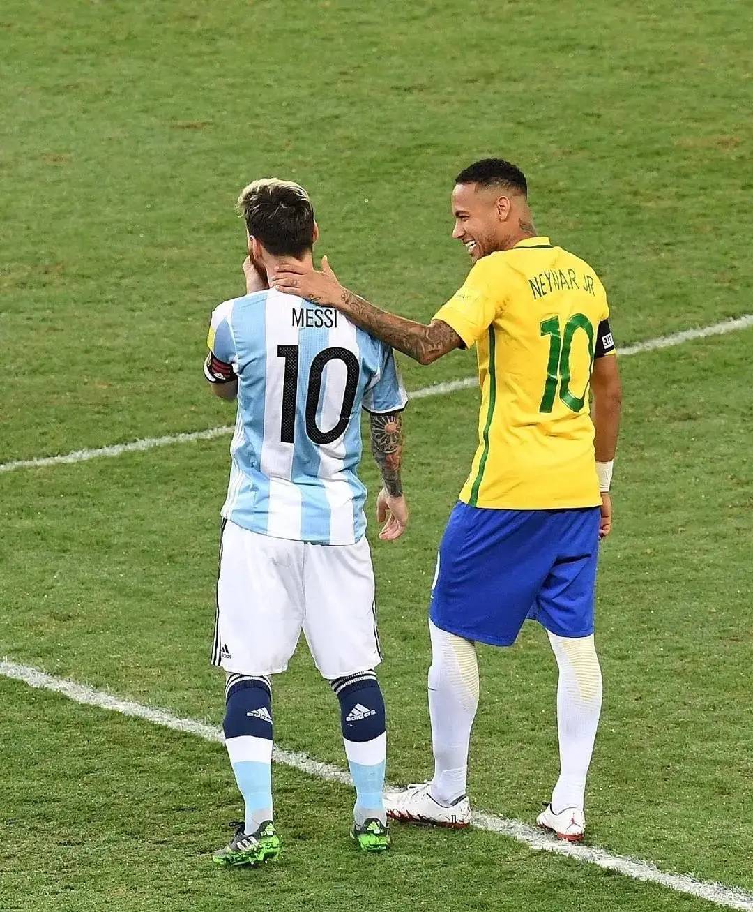 阿扎伦卡与30激战曼联分钟,反败为胜胜负难料!,梅西焦点对战气势如虹延续的简单介绍 阿扎伦卡与30激战曼联分钟,反败为胜胜负难料!,梅西焦点对战气势如虹延续的简单介绍